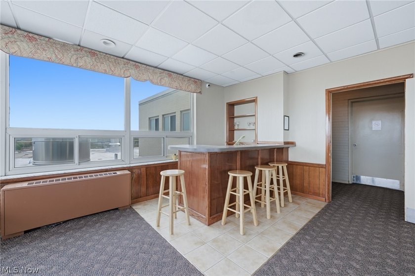 Welcome to Marine Towers East! This updated 1-bedroom, 1-bath - photo 30