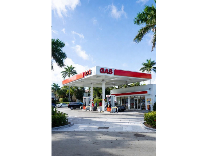 This well-established gas station presents a turnkey investment - photo 2