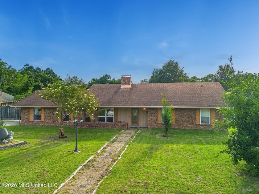 Beautifully updated 3-bedroom, 2-bath home tucked away on a - photo 3