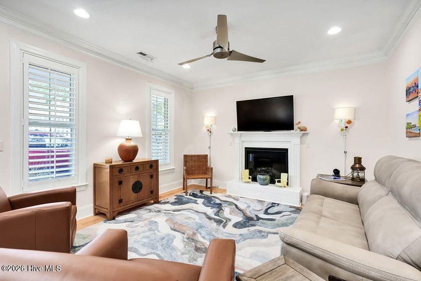 Welcome to this charming coastal cottage located on the - photo 11