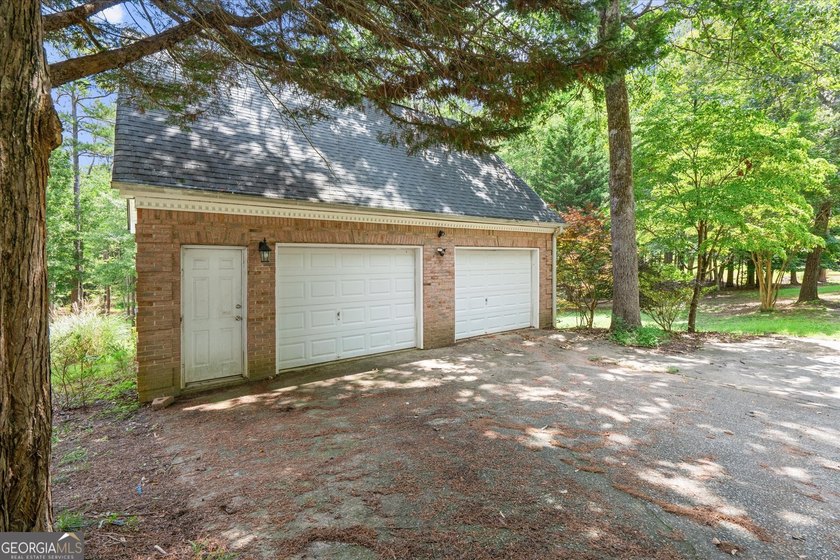 Opportunities like this don't come along often! Nestled on - photo 41