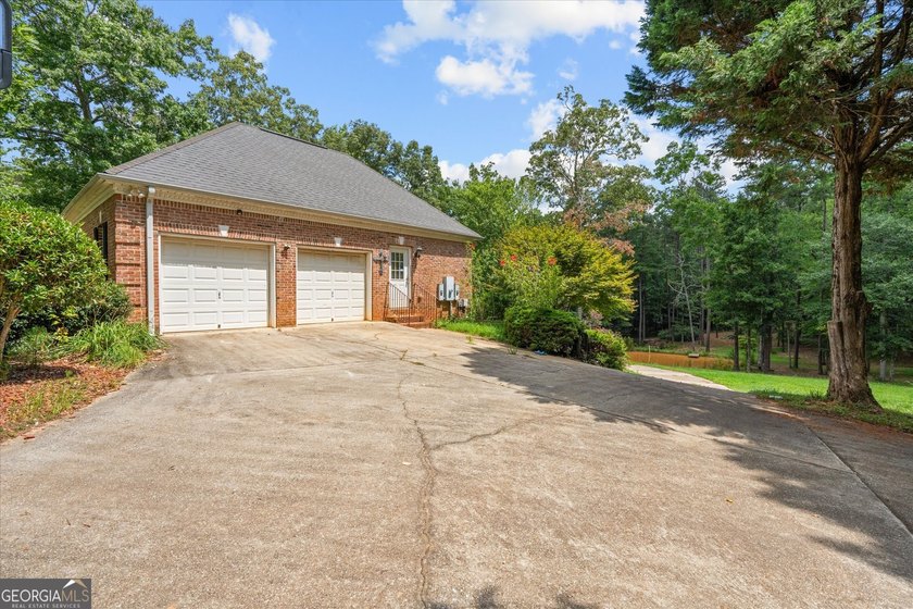 Opportunities like this don't come along often! Nestled on - photo 42