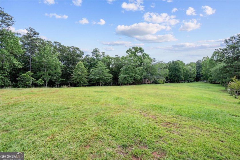 Opportunities like this don't come along often! Nestled on - photo 47
