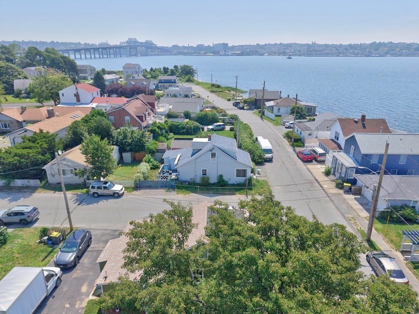 Enjoy coastal living in this charming 3-bedroom, 2-bath Cape in - photo 8