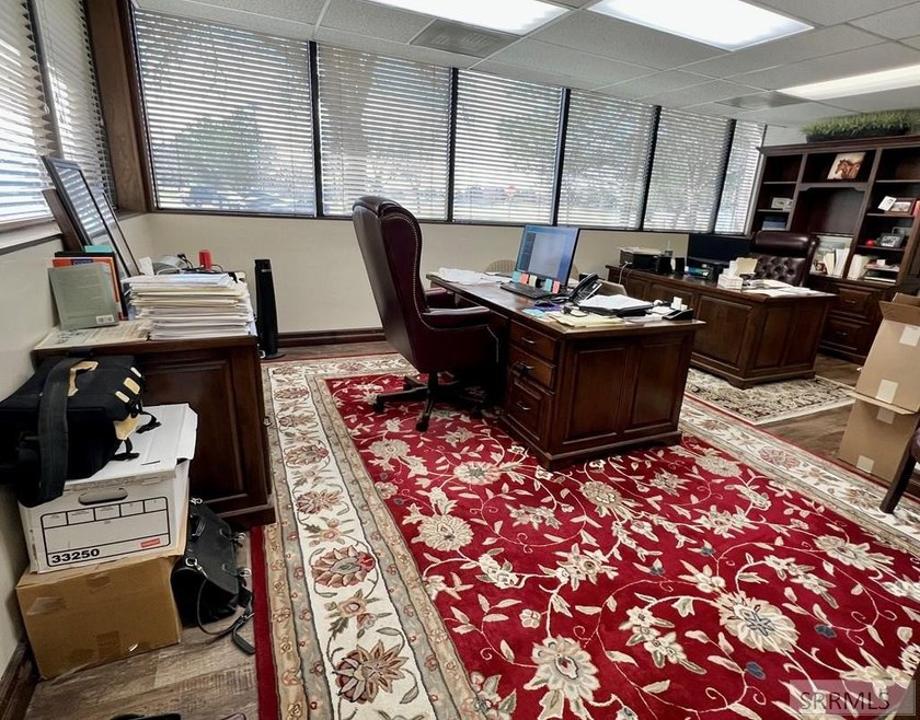 Exceptional opportunity for your medical practice! Privately - photo 24