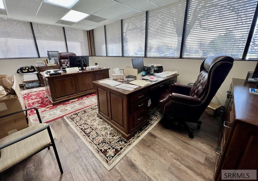 Exceptional opportunity for your medical practice! Privately - photo 25
