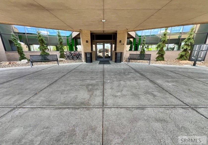Exceptional opportunity for your medical practice! Privately - photo 31