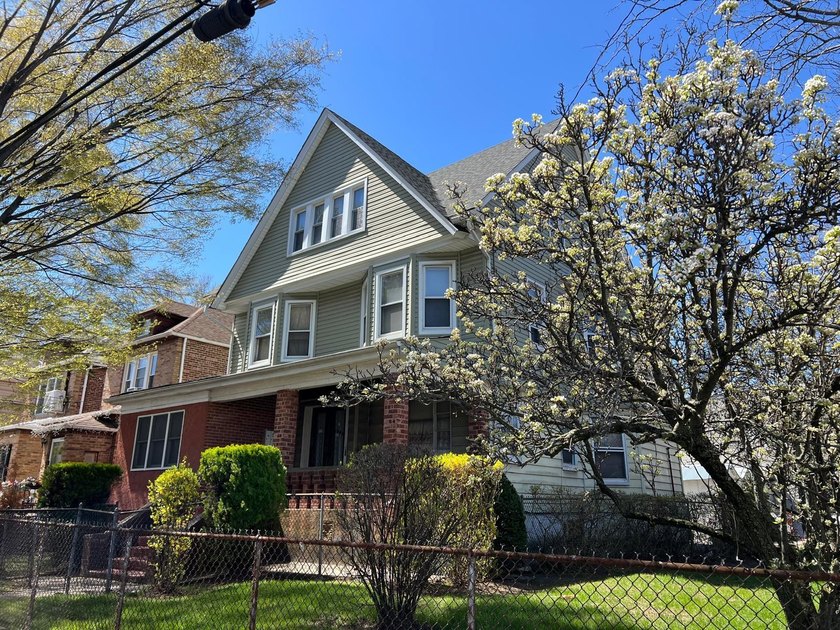 1006 E 31st St - photo 2