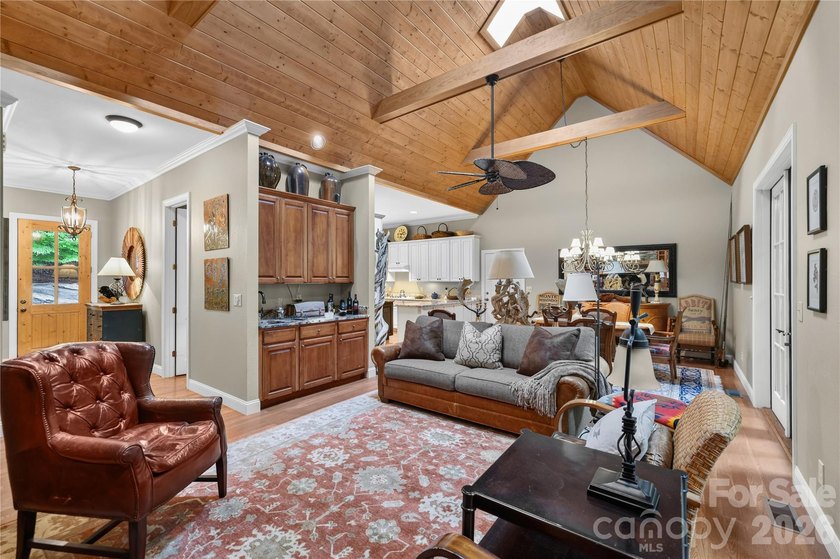 Come fall in love with this beautiful custom built home located - photo 12