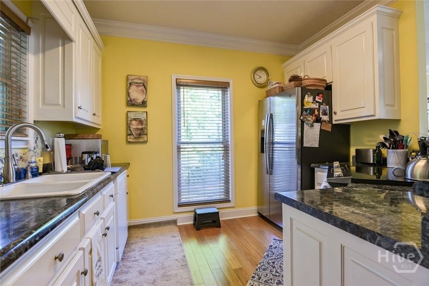 Charming lake cottage with deep water access (approximately 30 - photo 12