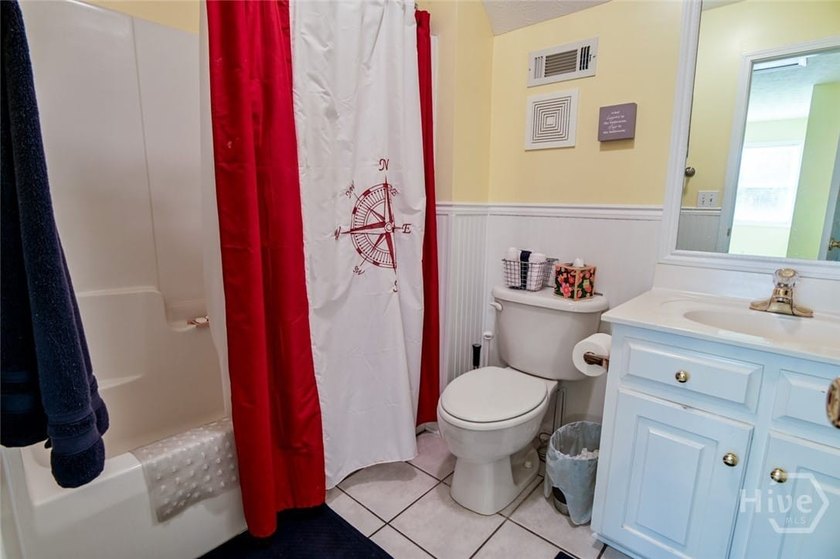 Charming lake cottage with deep water access (approximately 30 - photo 36