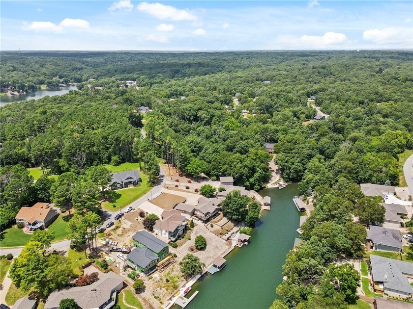 Luxury lakefront living on beautiful Loch Lomond. Nearly 4,000 - photo 44