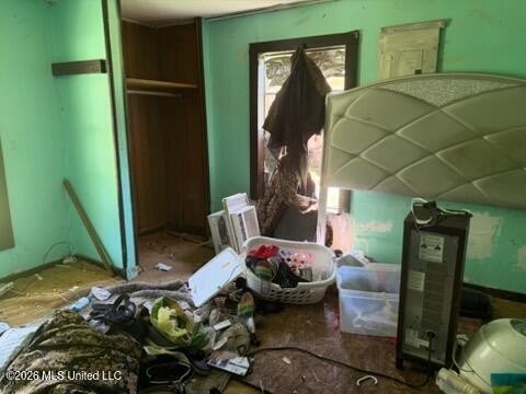 This 3-bedroom, 1-bath property in Pascagoula presents a prime - photo 5