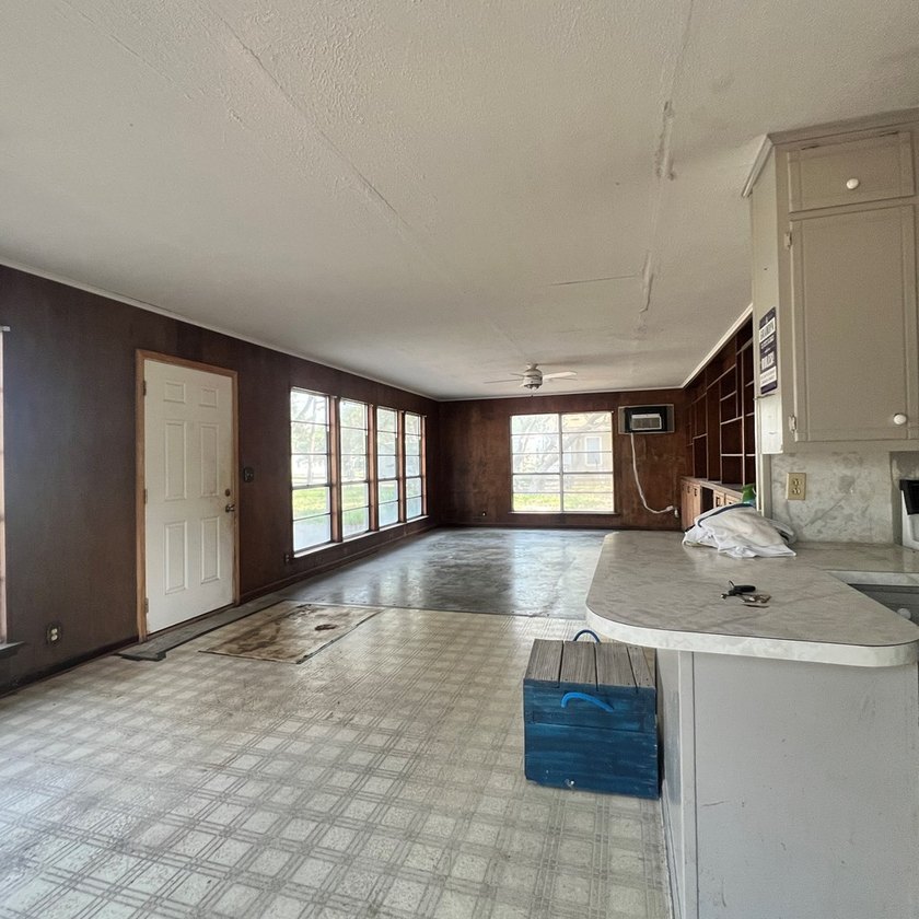 New Price! Prime Rockport location with Huge potential! Calling - photo 11