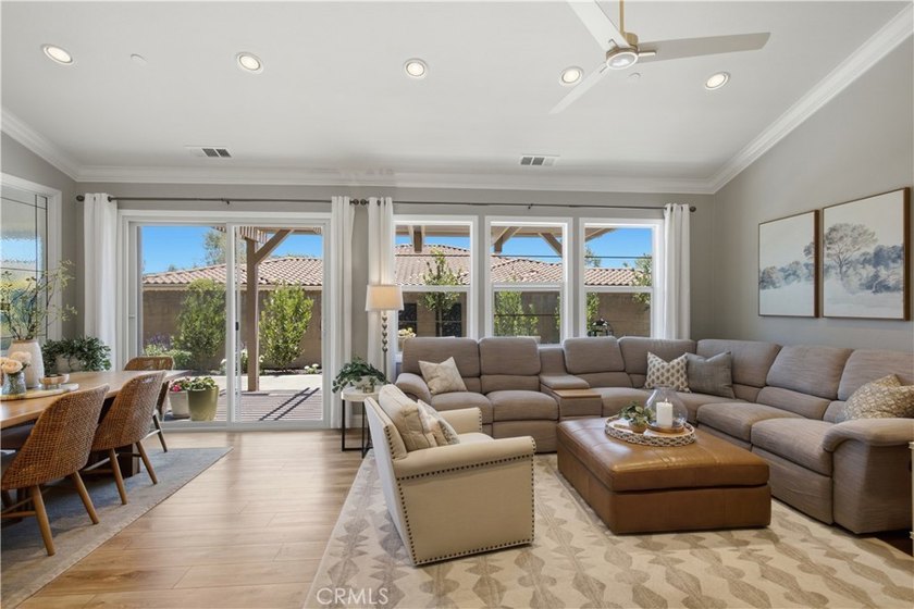 Welcome to this beautifully designed single-level home offering - photo 12