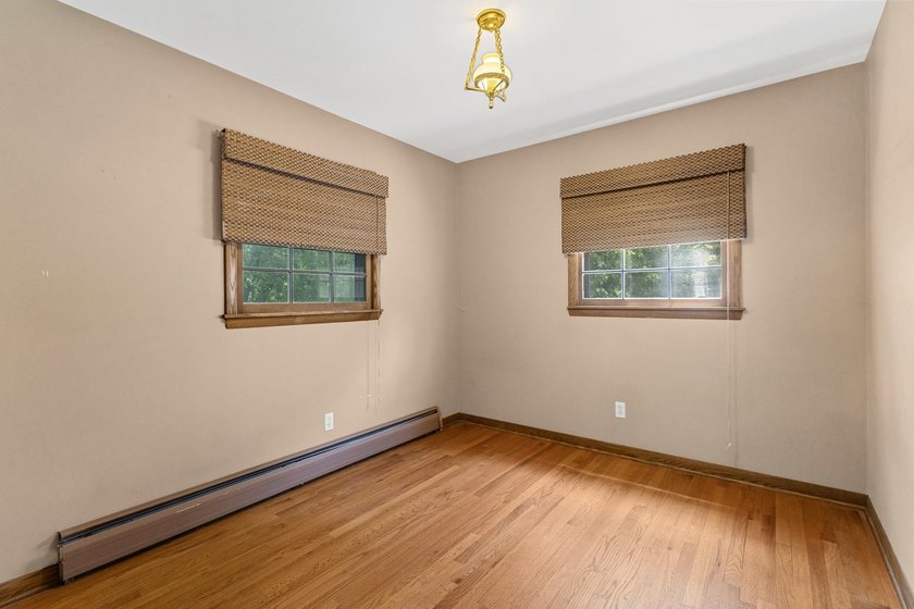 Opportunity in one of Middleton's most desirable pockets, on the - photo 23