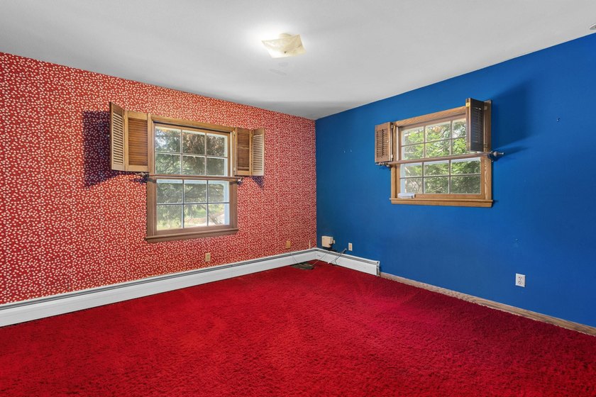 Opportunity in one of Middleton's most desirable pockets, on the - photo 24