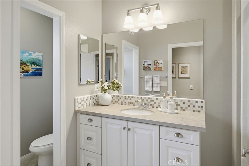 Welcome to this beautifully designed single-level home offering - photo 26