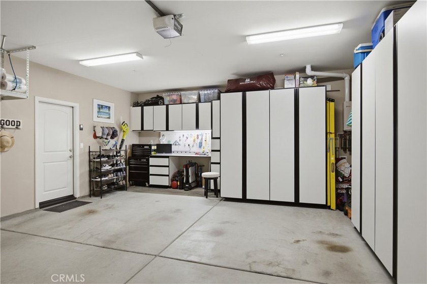 Welcome to this beautifully designed single-level home offering - photo 29