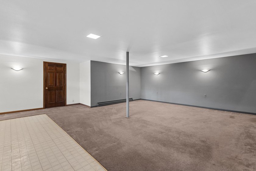 Opportunity in one of Middleton's most desirable pockets, on the - photo 29