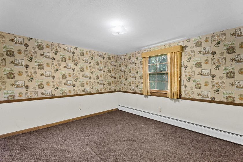 Opportunity in one of Middleton's most desirable pockets, on the - photo 30