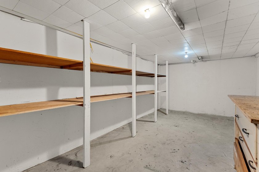 Opportunity in one of Middleton's most desirable pockets, on the - photo 31