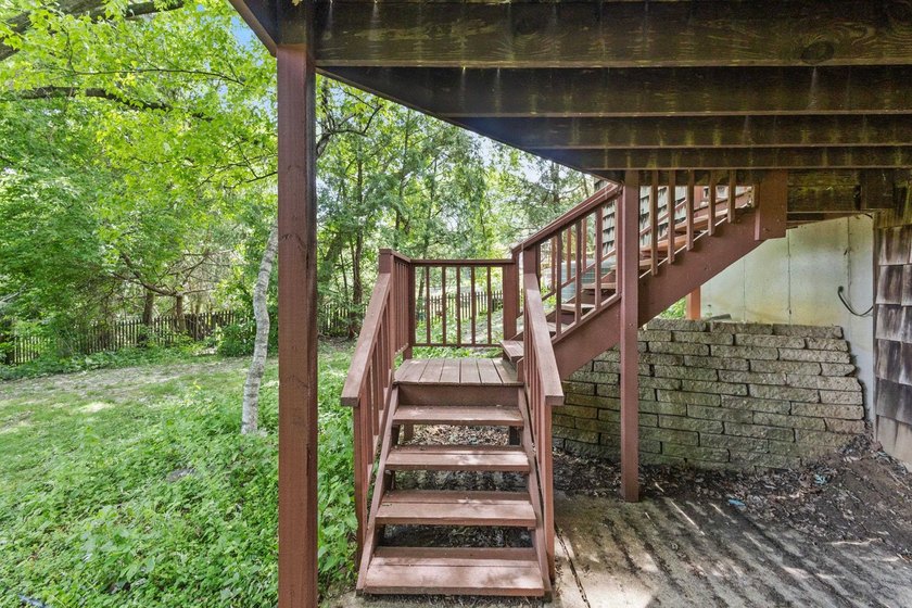 Opportunity in one of Middleton's most desirable pockets, on the - photo 35