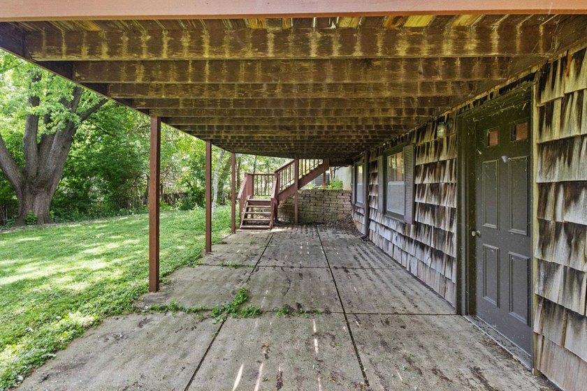 Opportunity in one of Middleton's most desirable pockets, on the - photo 36