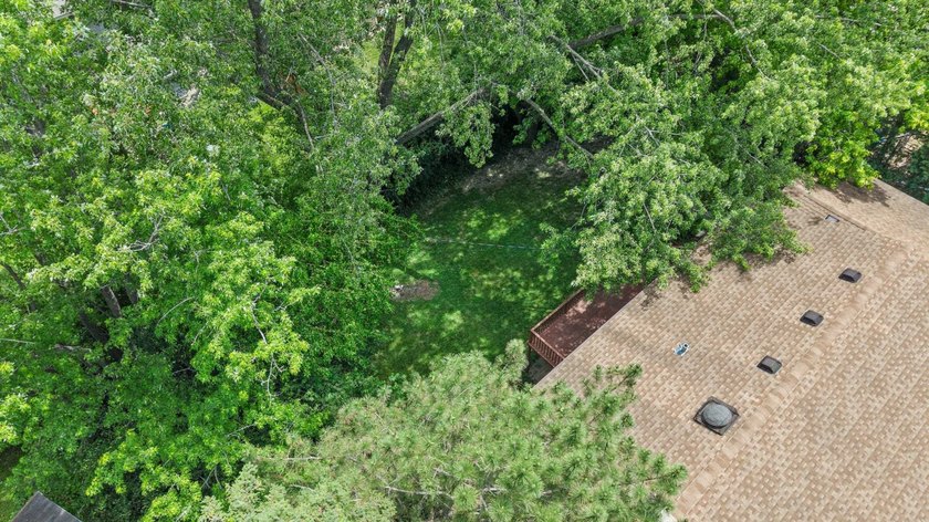 Opportunity in one of Middleton's most desirable pockets, on the - photo 39