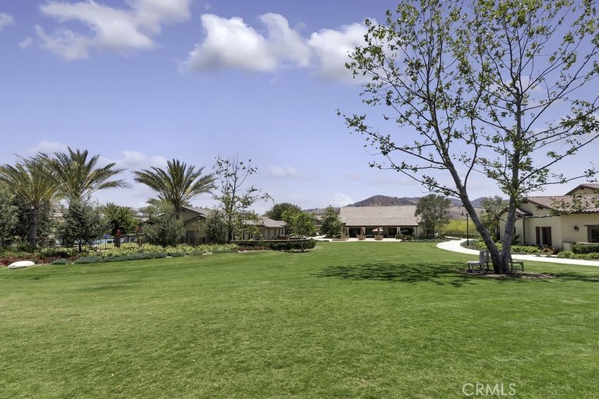Welcome to this beautifully designed single-level home offering - photo 48