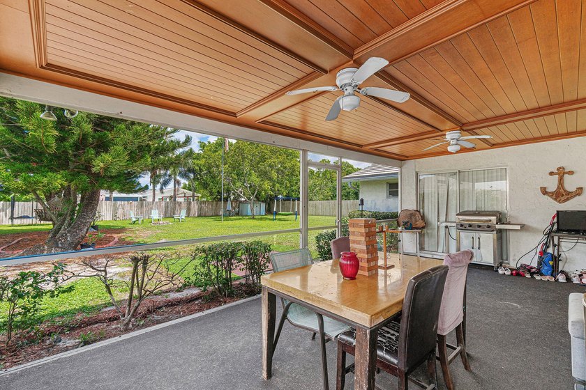 Spacious split 4 bedroom CBS home in the Beautiful Willows - photo 6