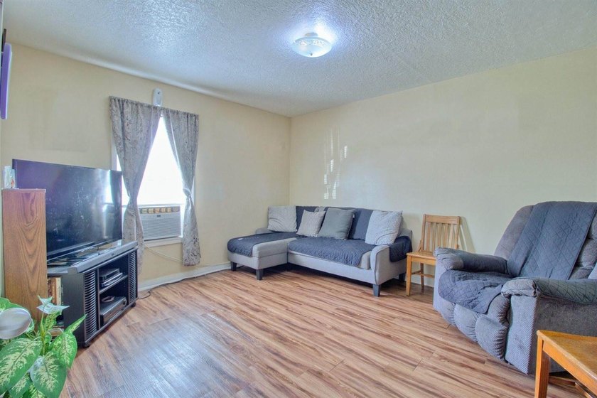 Welcome to this well-maintained 3-bedroom, 2-bath home that - photo 14