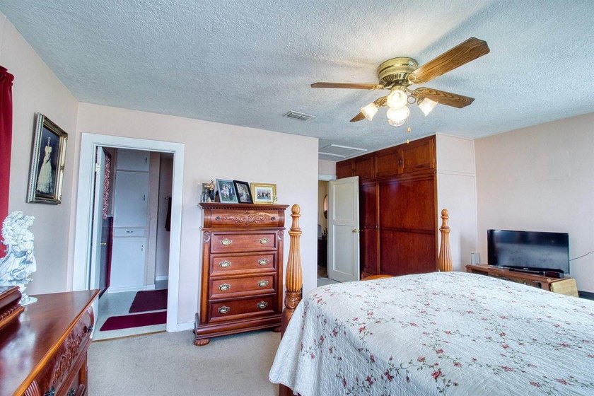 Welcome to this well-maintained 3-bedroom, 2-bath home that - photo 20