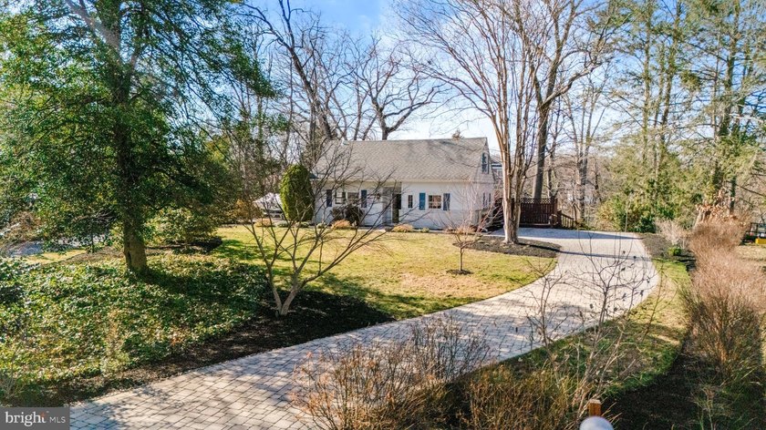 Enjoy waterfront living in this beautiful home on Cypress Creek - photo 4