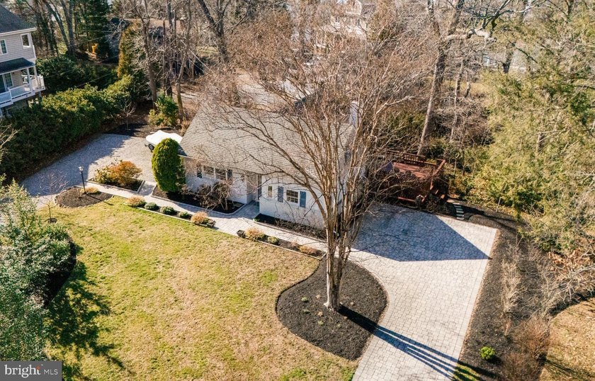 Enjoy waterfront living in this beautiful home on Cypress Creek - photo 5