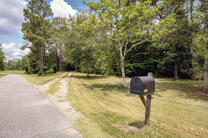 Nestled in the desirable Latimer community, this well-maintained - photo 4