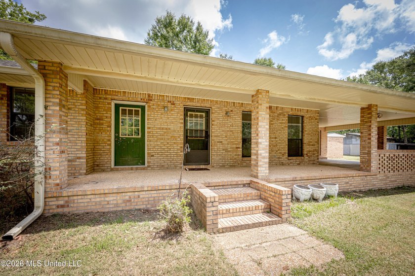 Nestled in the desirable Latimer community, this well-maintained - photo 10