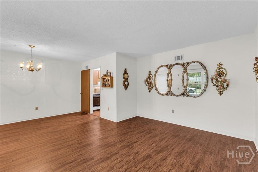 POOL HOUSE &amp; NO HOA FEES!!! THIS BEAUTIFUL SOUTHSIDE HOME SITS - photo 6