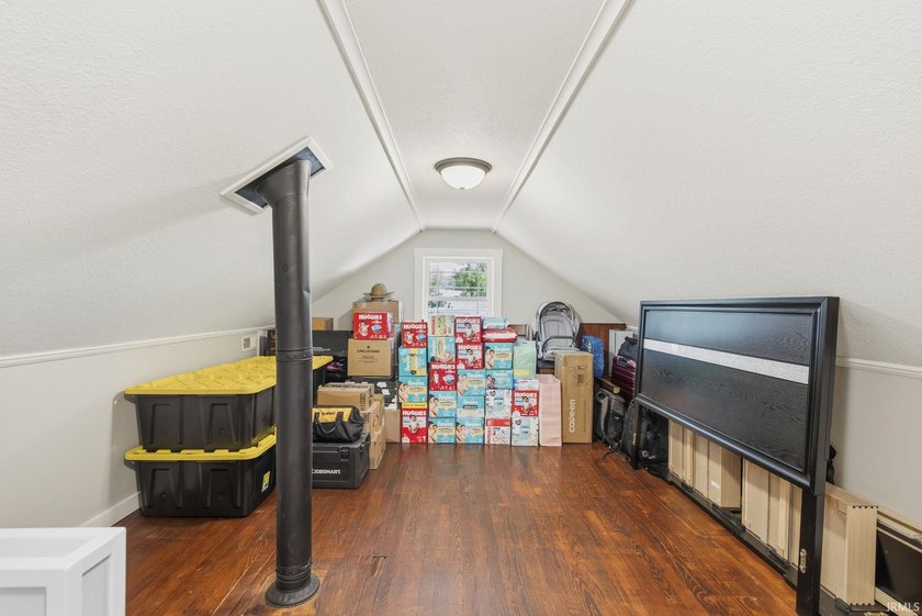 Looking for a home that's been updated and is ready for its next - photo 27