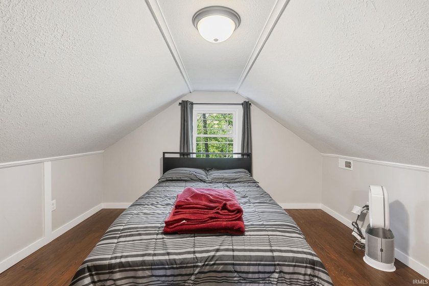 Looking for a home that's been updated and is ready for its next - photo 29