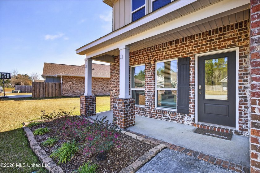 Beautiful Home in Coveted Woolmarket! Located in the highly - photo 3