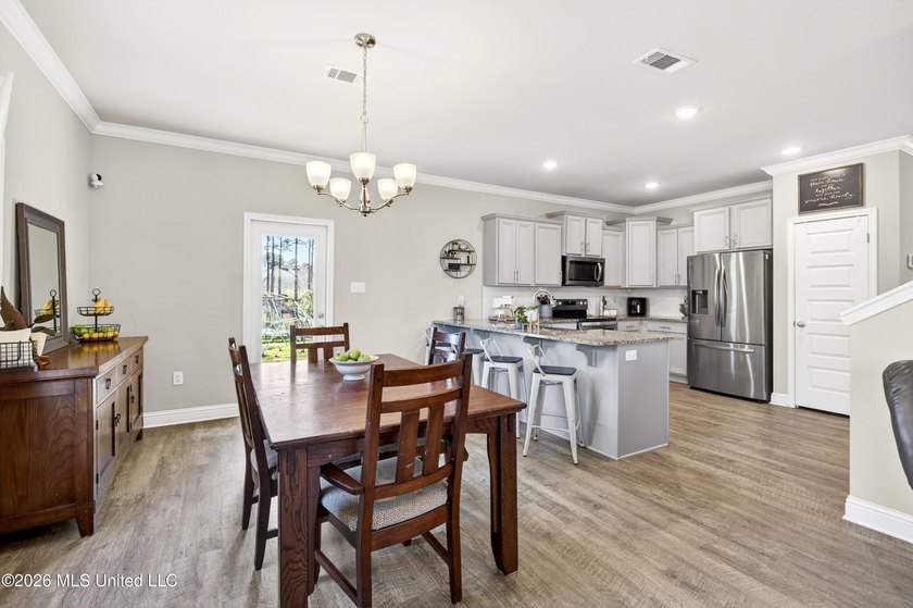 Beautiful Home in Coveted Woolmarket! Located in the highly - photo 7