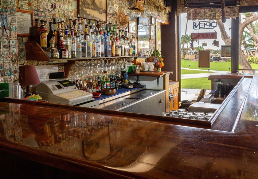 Long established restaurant/bar located at Sugar Beach Resort - photo 12