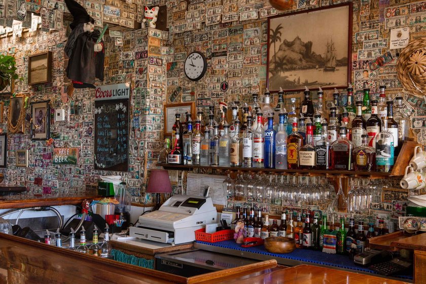 Long established restaurant/bar located at Sugar Beach Resort - photo 13