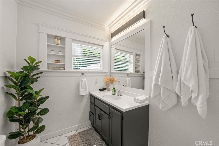 Beautifully updated Craftsman home located in the historic - photo 14