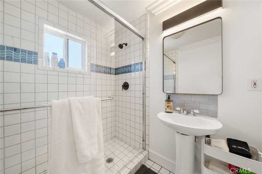 Beautifully updated Craftsman home located in the historic - photo 19