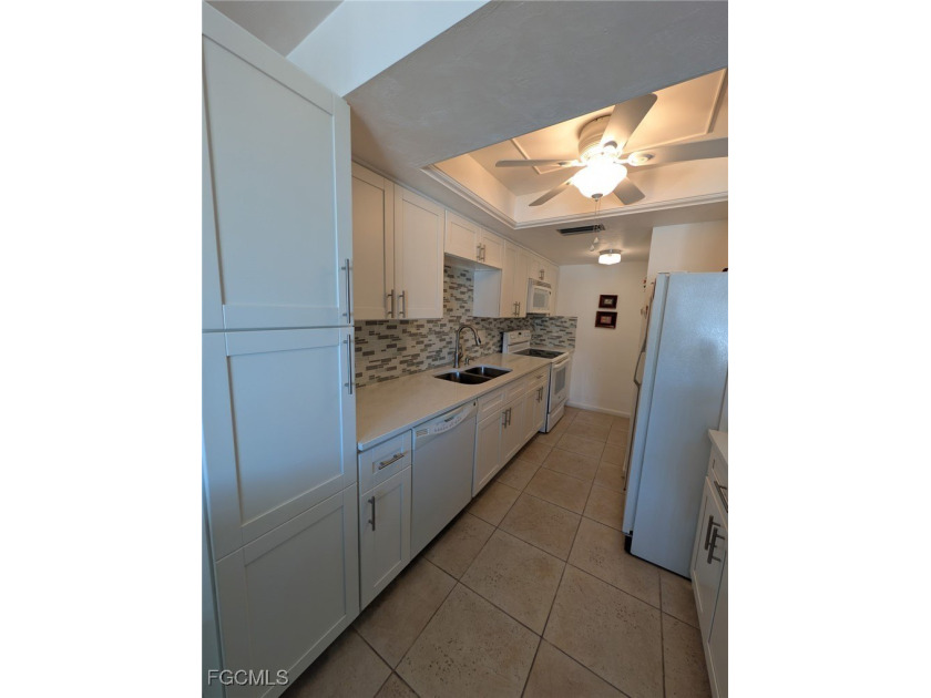 JUST REDUCED $24,000! Well priced and truly move-in ready, this - photo 12