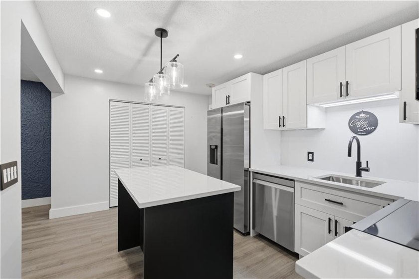 Beautifully renovated second-floor condo in the desirable - photo 13