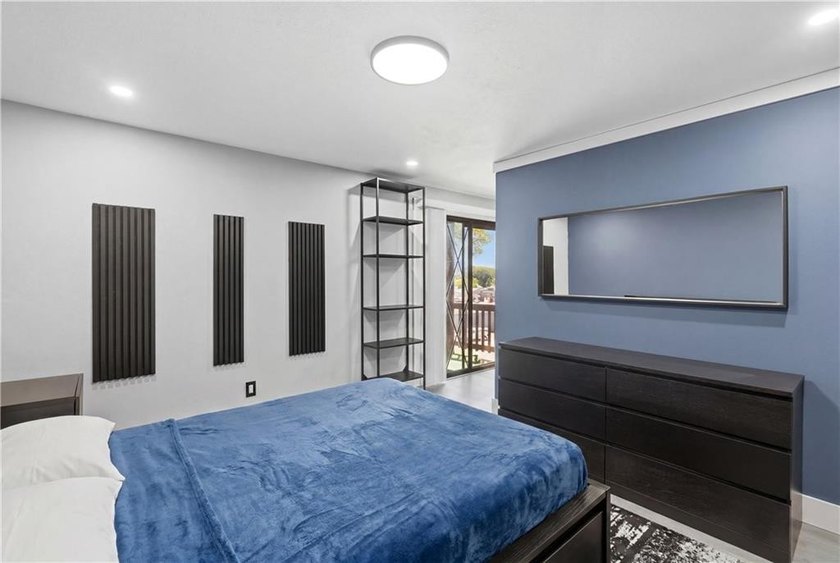 Beautifully renovated second-floor condo in the desirable - photo 22