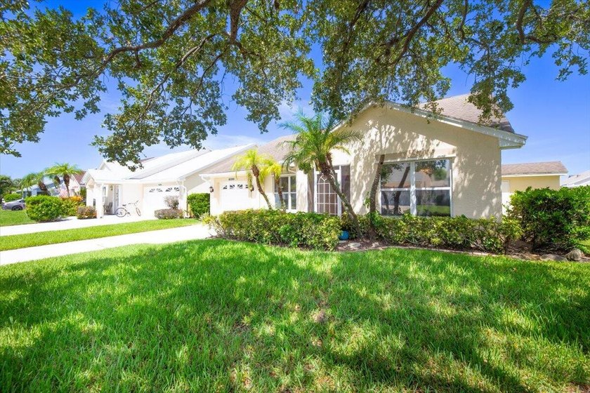 Welcome to Kings Isle, one of Pt St Lucie's most desired, active - photo 3